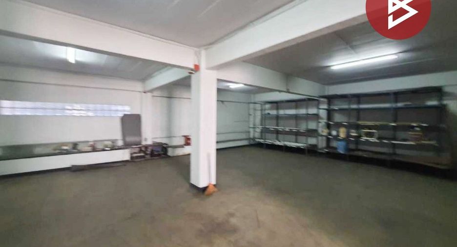 For sale 4 bed retail Space in Sam Phran, Nakhon Pathom