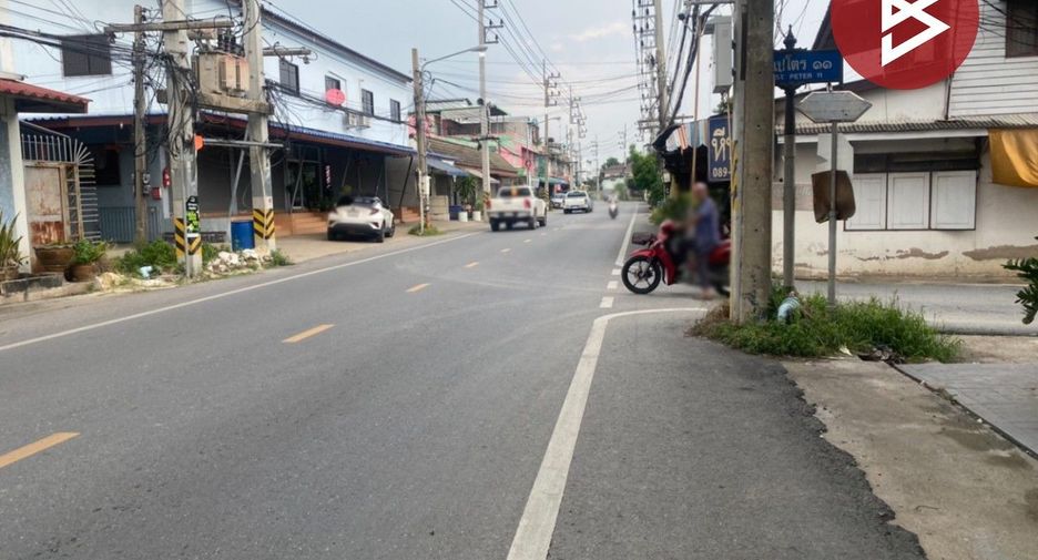 For sale 4 Beds retail Space in Sam Phran, Nakhon Pathom