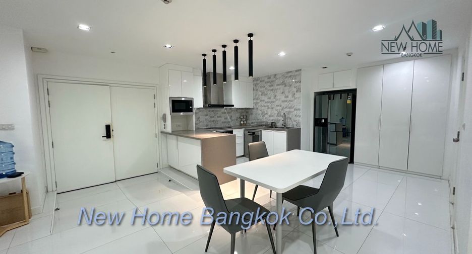 For sale 2 bedrooms condo in Khlong Toei, Bangkok