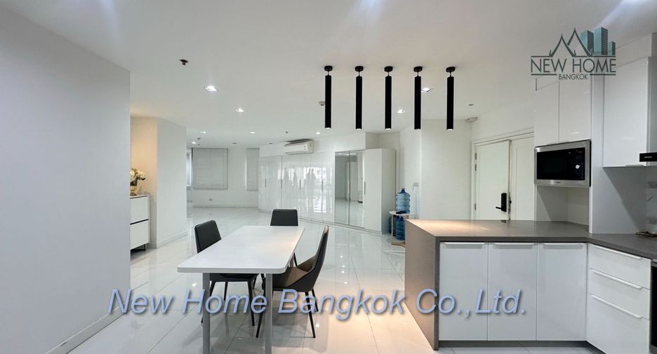For sale 2 bedrooms condo in Khlong Toei, Bangkok