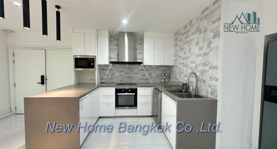 For sale 2 bedrooms condo in Khlong Toei, Bangkok