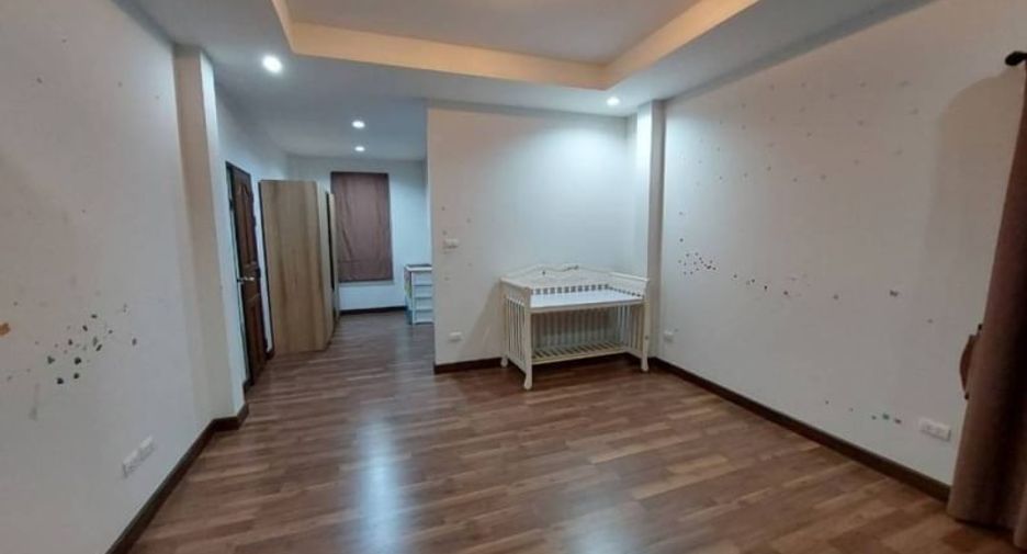 For rent and for sale 3 bed house in Si Racha, Chonburi