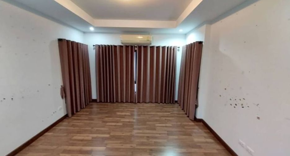 For rent and for sale 3 bed house in Si Racha, Chonburi