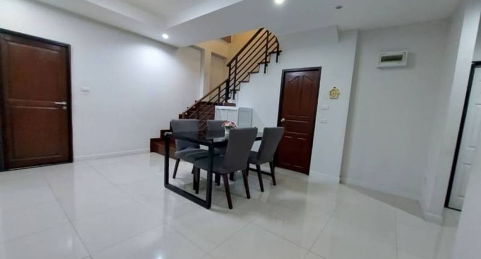 For rent and for sale 3 bed house in Si Racha, Chonburi