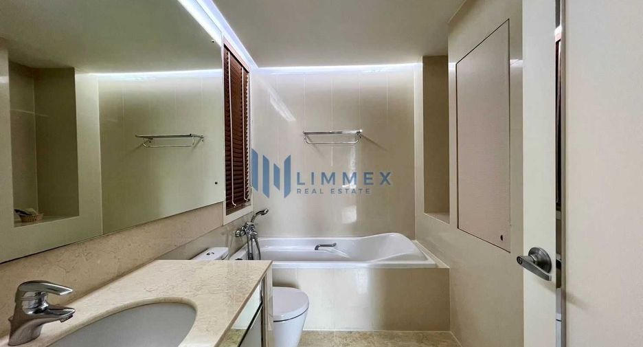 For rent そして for sale 3 Beds condo in Khlong Toei, Bangkok