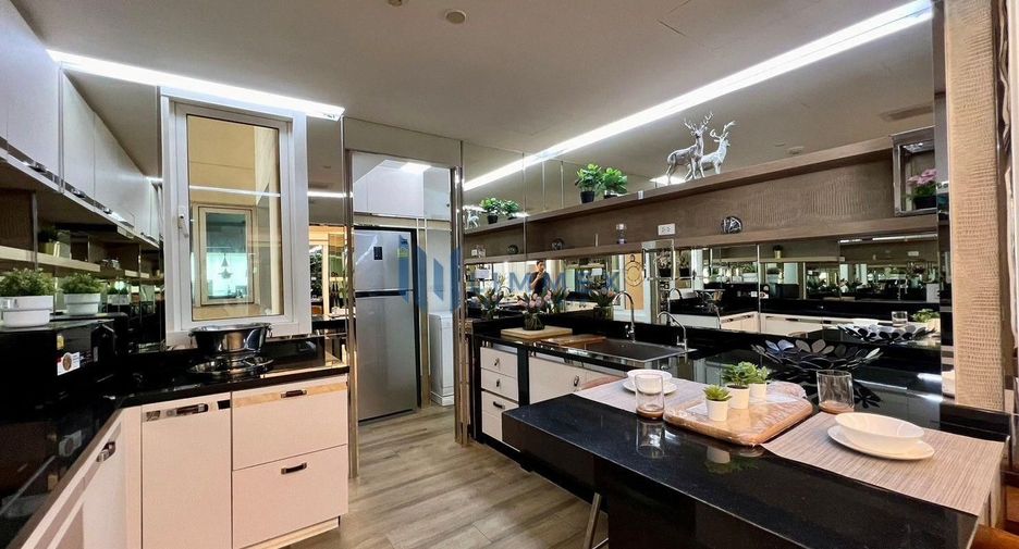 For rent そして for sale 3 Beds condo in Khlong Toei, Bangkok