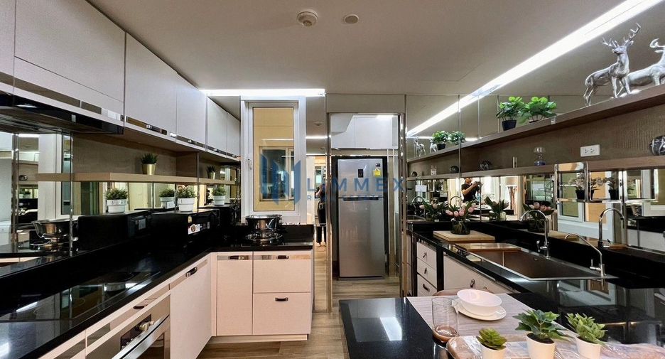 For rent そして for sale 3 Beds condo in Khlong Toei, Bangkok