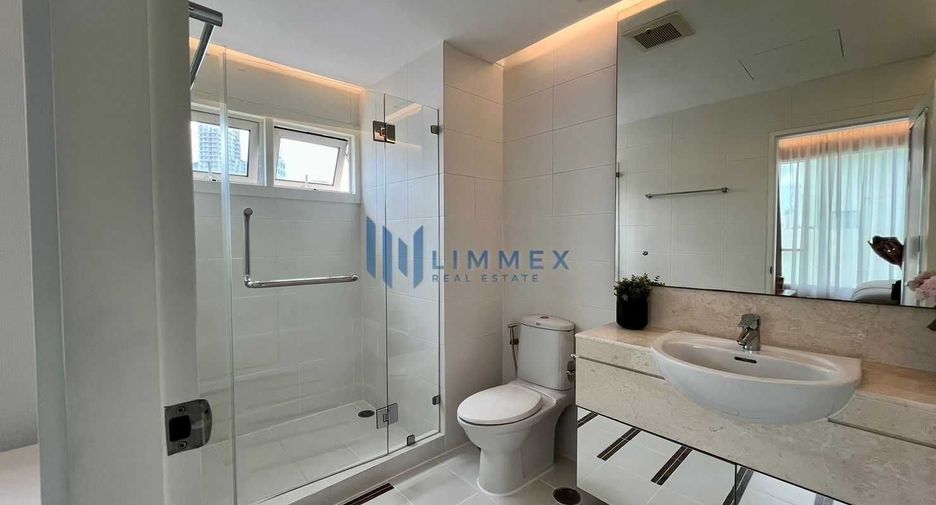 For rent そして for sale 3 Beds condo in Khlong Toei, Bangkok