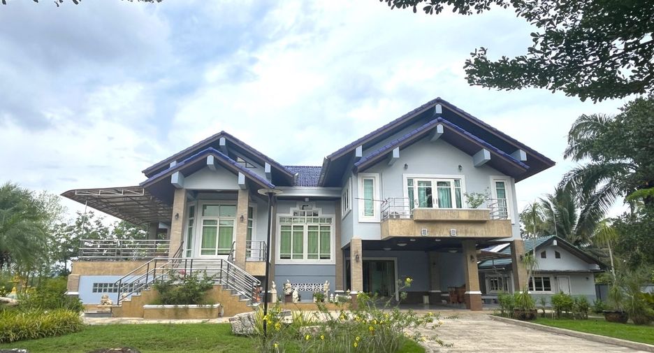 For rent 3 bedrooms house in Takua Thung, Phang Nga