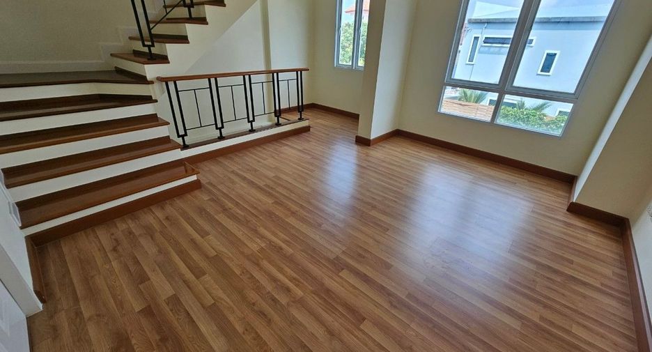 For sale 3 bedrooms townhouse in Mueang Nonthaburi, Nonthaburi