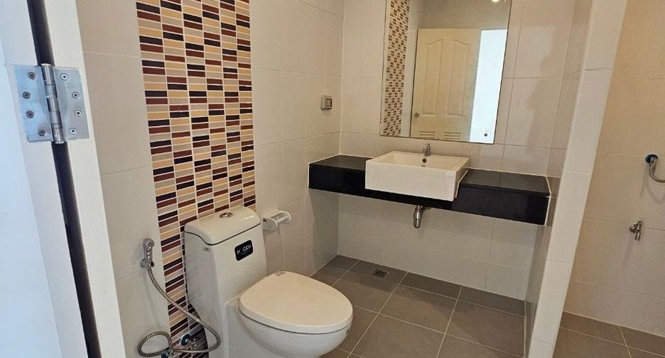 For sale 3 bedrooms townhouse in Mueang Nonthaburi, Nonthaburi