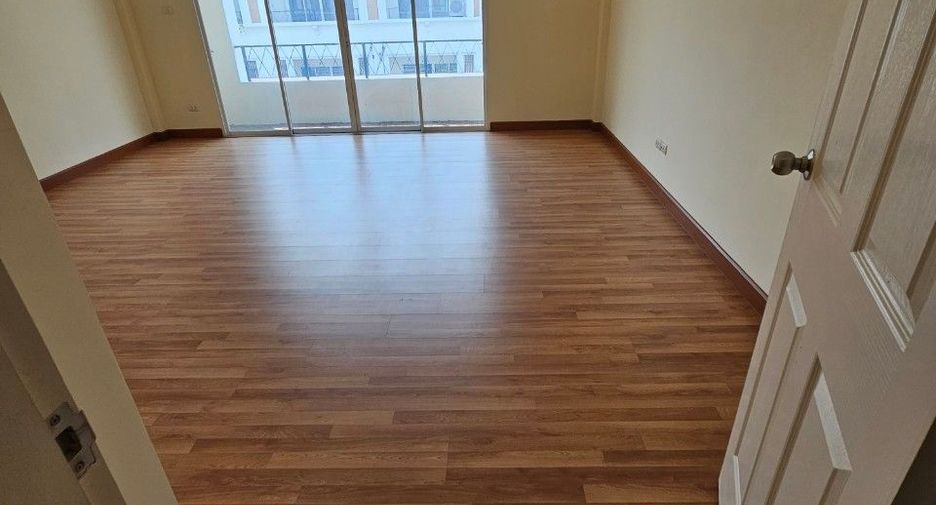 For sale 3 bedrooms townhouse in Mueang Nonthaburi, Nonthaburi