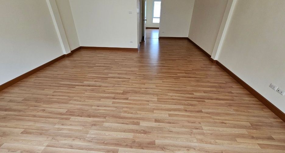 For sale 3 bedrooms townhouse in Mueang Nonthaburi, Nonthaburi