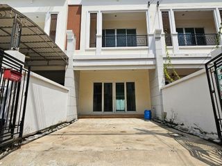 Продажа 3 спальни таунхаус в Mueang Nonthaburi, Нонтабури