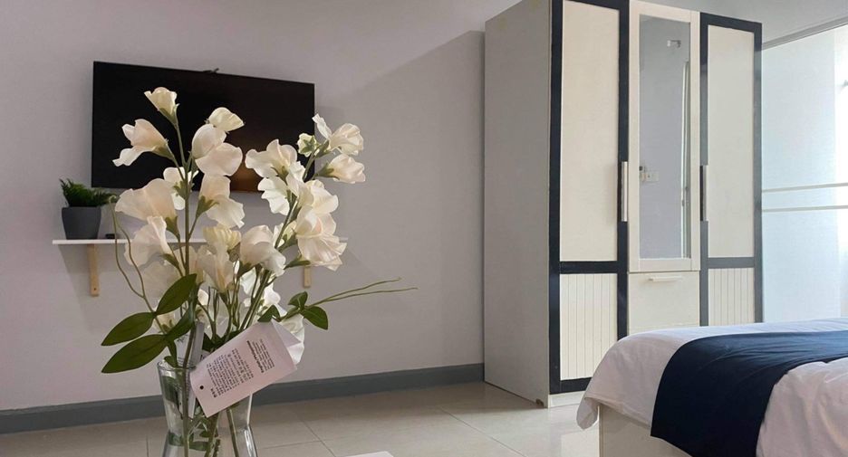 For sale 1 bed condo in Phra Khanong, Bangkok