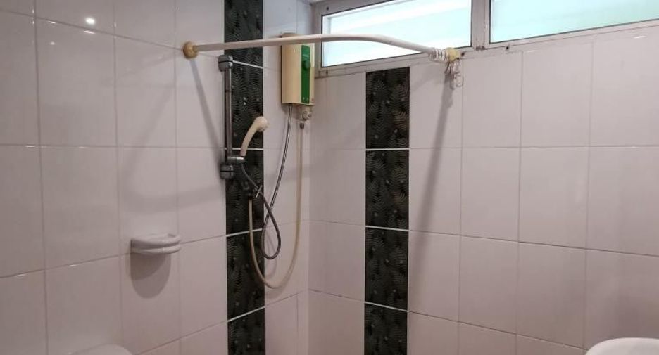 For rent 4 bedrooms townhouse in Watthana, Bangkok