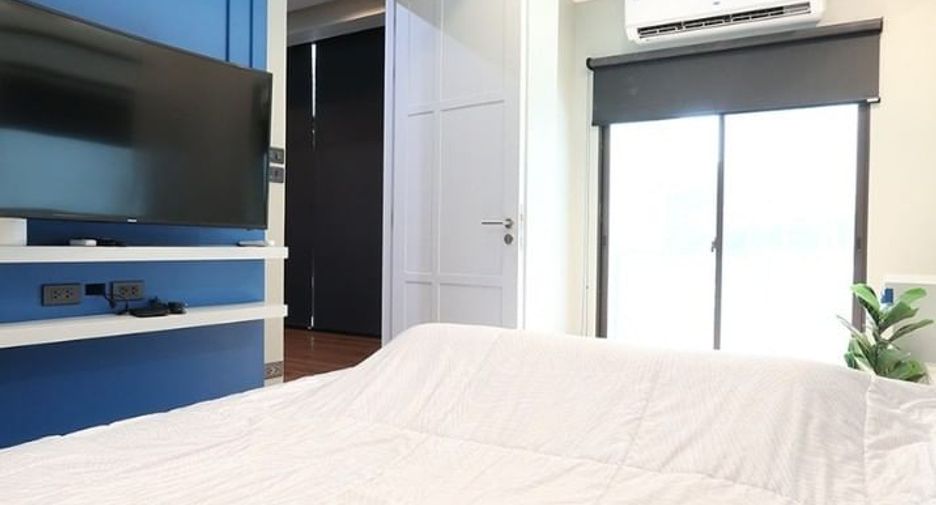 À vendre 3 chambres maison de ville à Bueng Kum, Bangkok