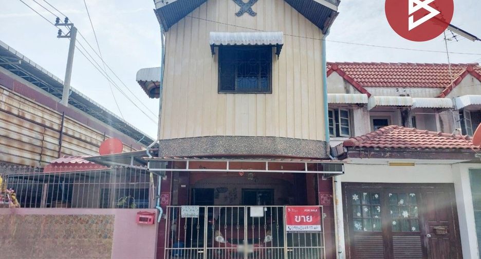 For sale 4 Beds townhouse in Mueang Samut Prakan, Samut Prakan