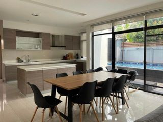 For rent 4 bedrooms villa in Watthana, Bangkok