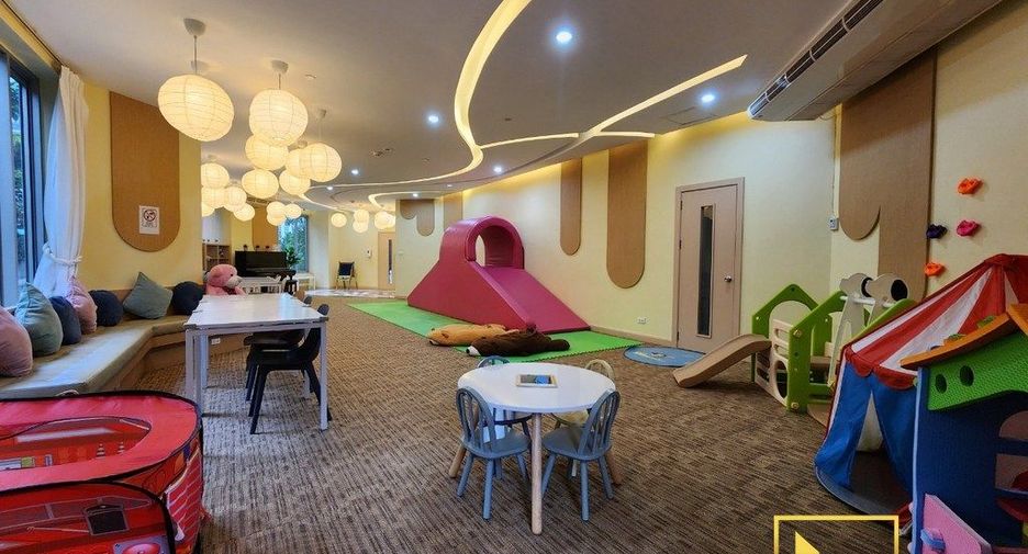 Condo en alquiler de 2 habitaciones en Pathum Wan, Bangkok