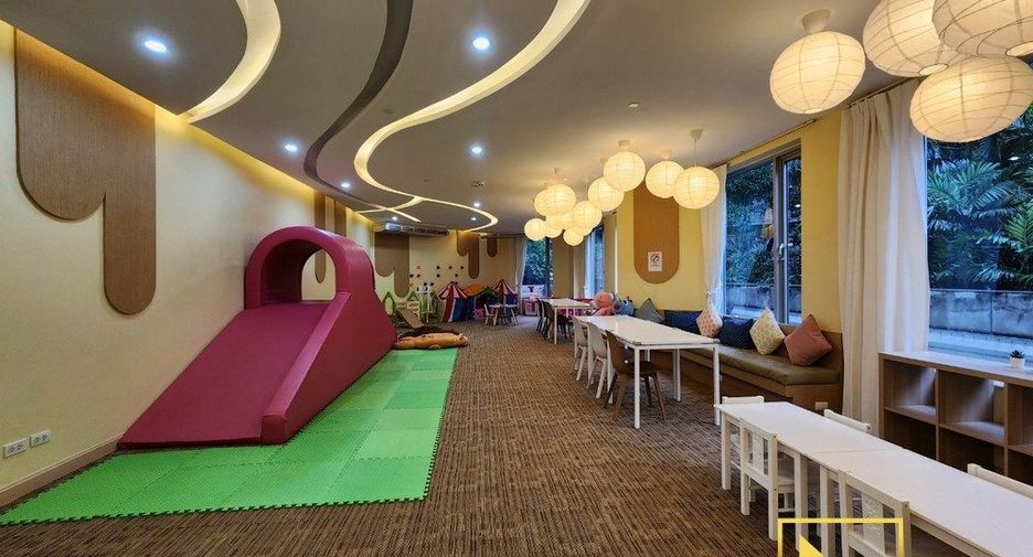Condo en alquiler de 2 habitaciones en Pathum Wan, Bangkok