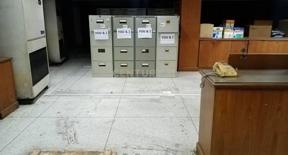 For sale 2 bedrooms retail Space in Yan Nawa, Bangkok