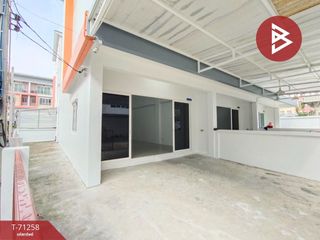 For sale 3 bed retail Space in Khlong Sam Wa, Bangkok