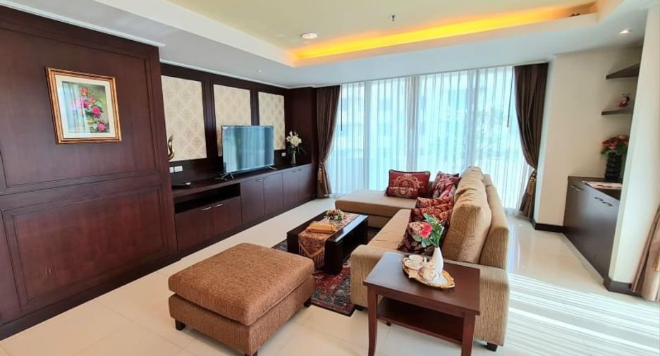 Apartamento con servicios en alquiler de 4 habitaciones en Watthana, Bangkok