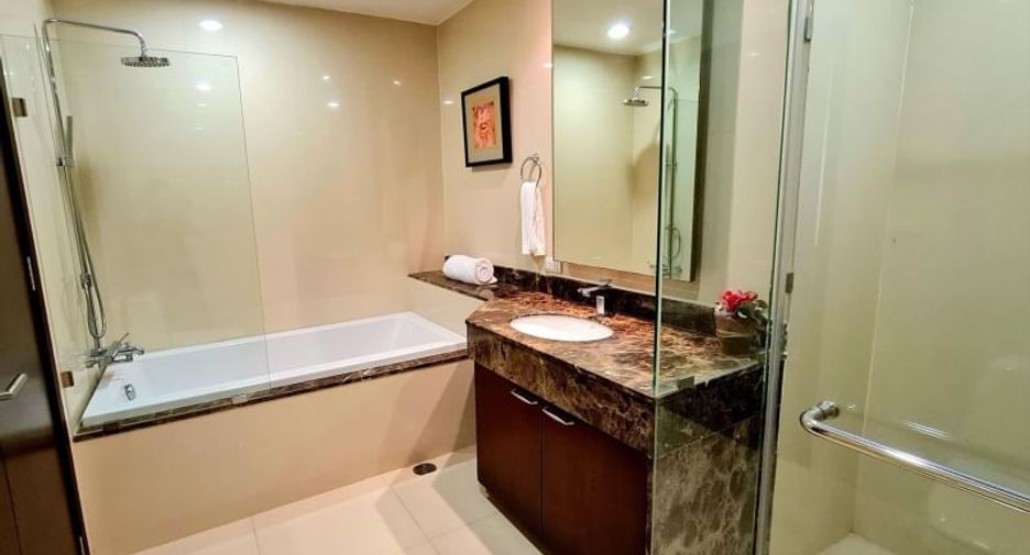 Apartamento con servicios en alquiler de 4 habitaciones en Watthana, Bangkok