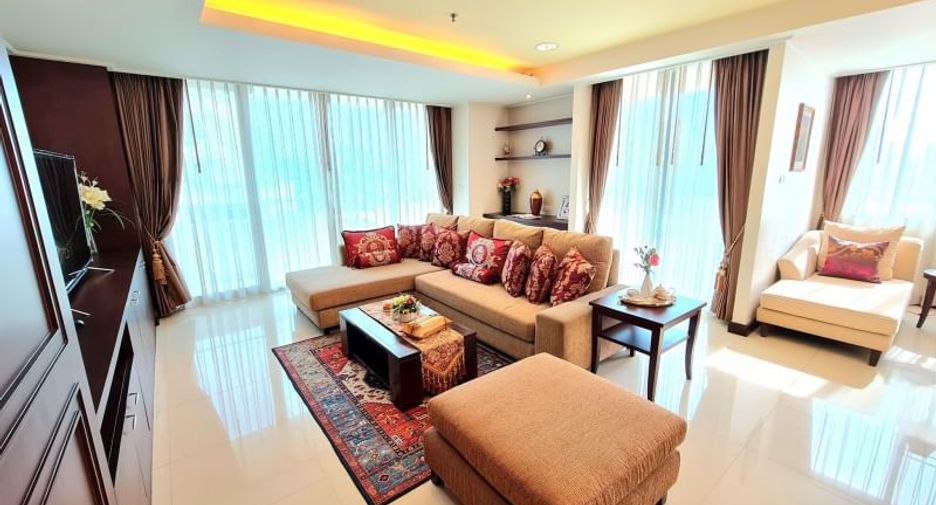 Apartamento con servicios en alquiler de 4 habitaciones en Watthana, Bangkok