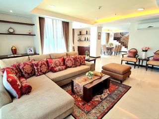 For rent 4 bed serviced apartment in Watthana, Bangkok