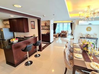 For rent 4 bed serviced apartment in Watthana, Bangkok