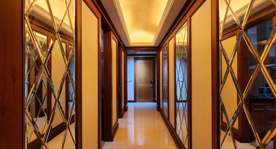 For rent and for sale 3 bedrooms condo in Sathon, Bangkok