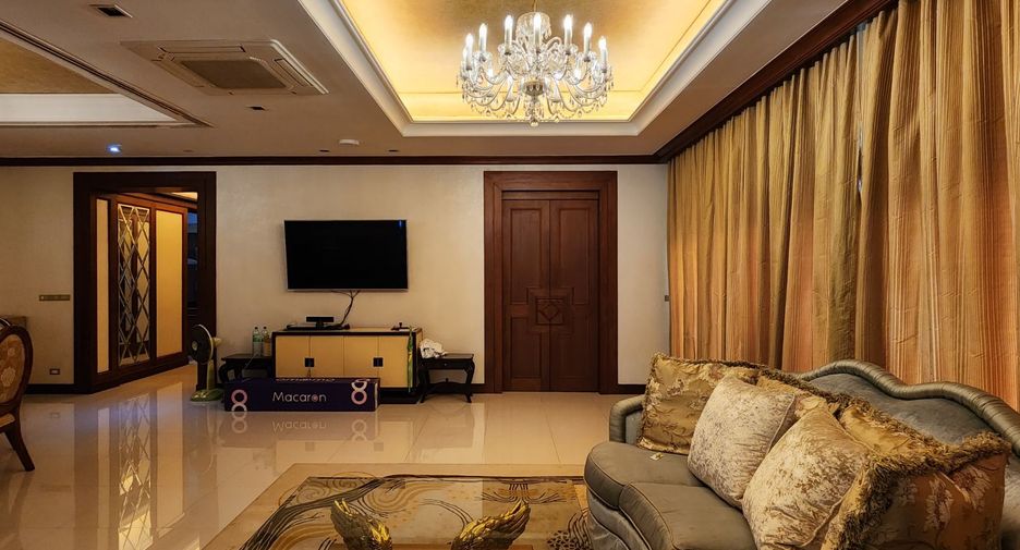 For rent and for sale 3 bedrooms condo in Sathon, Bangkok