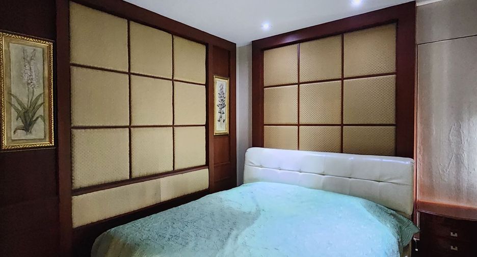 For rent and for sale 3 bedrooms condo in Sathon, Bangkok