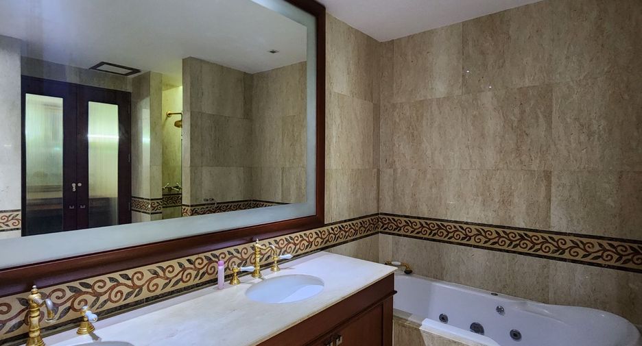 For rent and for sale 3 bedrooms condo in Sathon, Bangkok