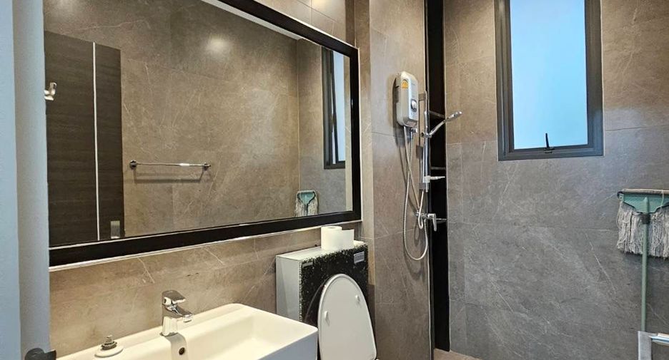 For rent 4 bedrooms house in Suan Luang, Bangkok