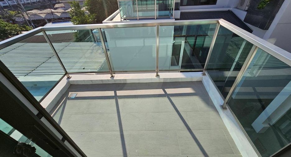 For rent 4 bedrooms house in Suan Luang, Bangkok