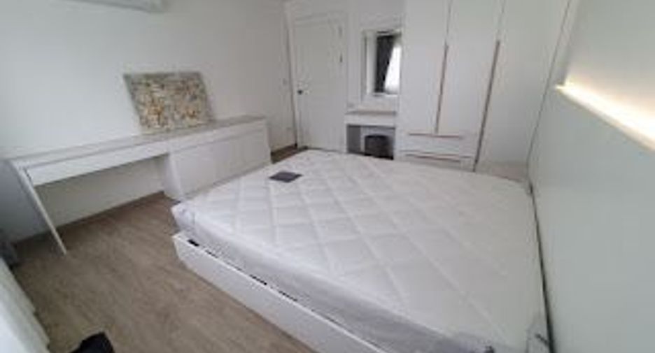 Wohnung zur Miete mit 2 Zimmer in Bang Rak, Bangkok