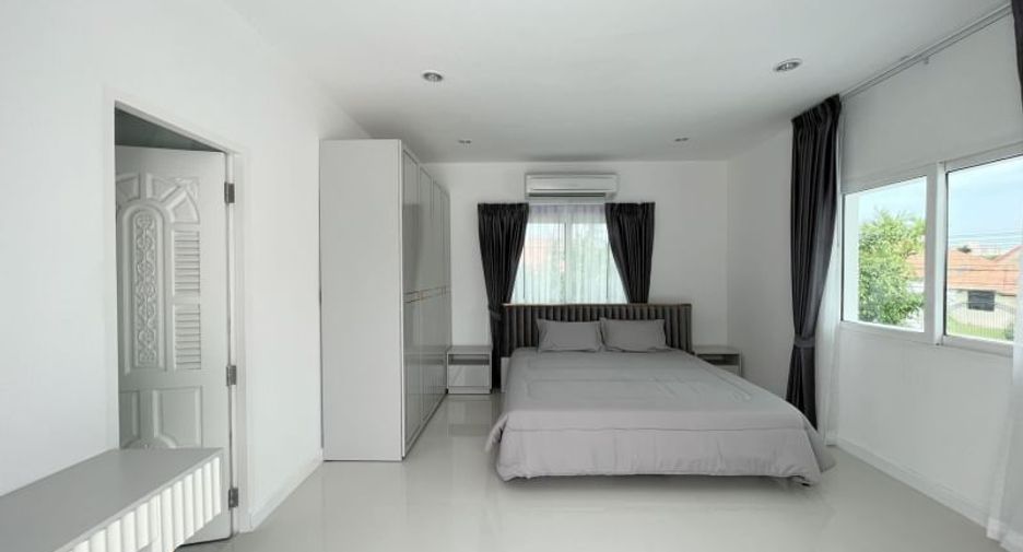 For sale 9 bed villa in Jomtien, Pattaya