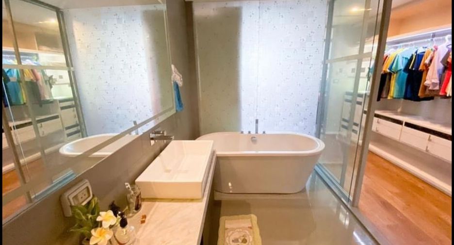 Wohnung zur Miete mit 2 Zimmer in Sathon, Bangkok