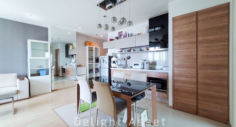 For sale 2 bedrooms condo in Phaya Thai, Bangkok