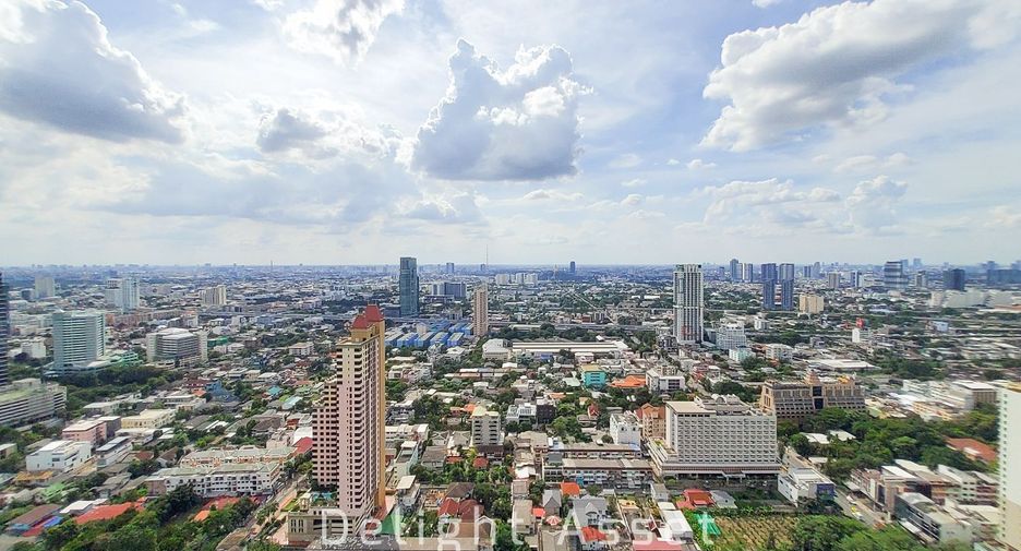 For sale 2 bedrooms condo in Phaya Thai, Bangkok