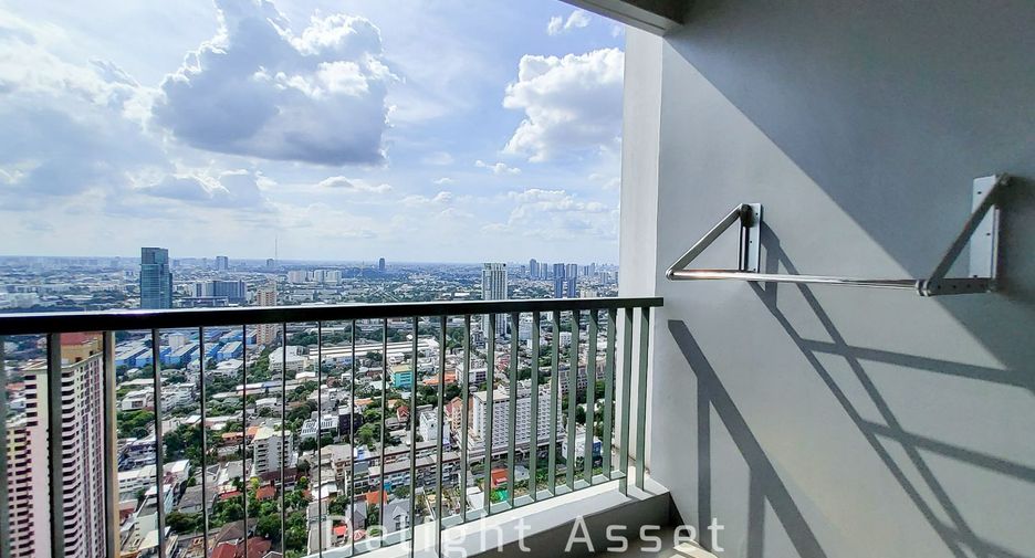 For sale 2 bedrooms condo in Phaya Thai, Bangkok