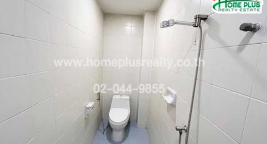 For sale 4 bedrooms townhouse in Bang Khen, Bangkok