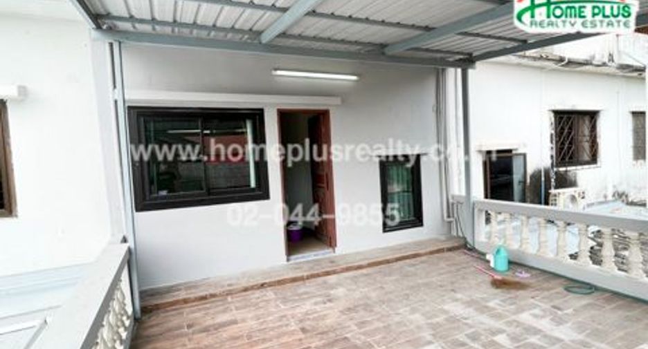 For sale 4 bedrooms townhouse in Bang Khen, Bangkok