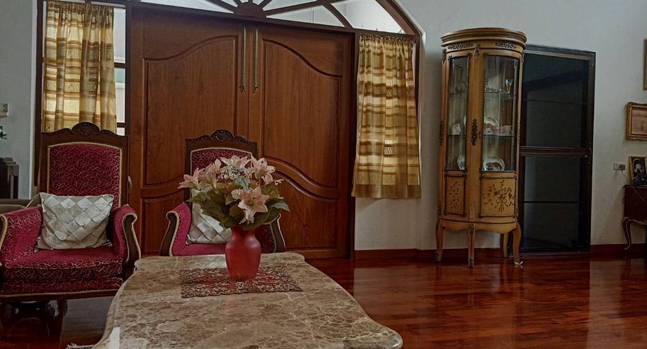 À louer et à vendre 5 chambres maison à Wang Thonglang, Bangkok