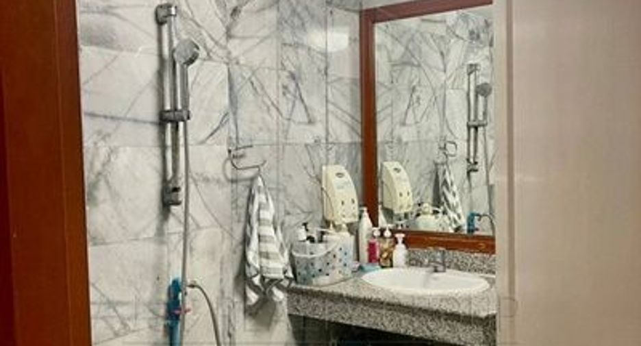 For sale 2 bedrooms condo in Bang Rak, Bangkok
