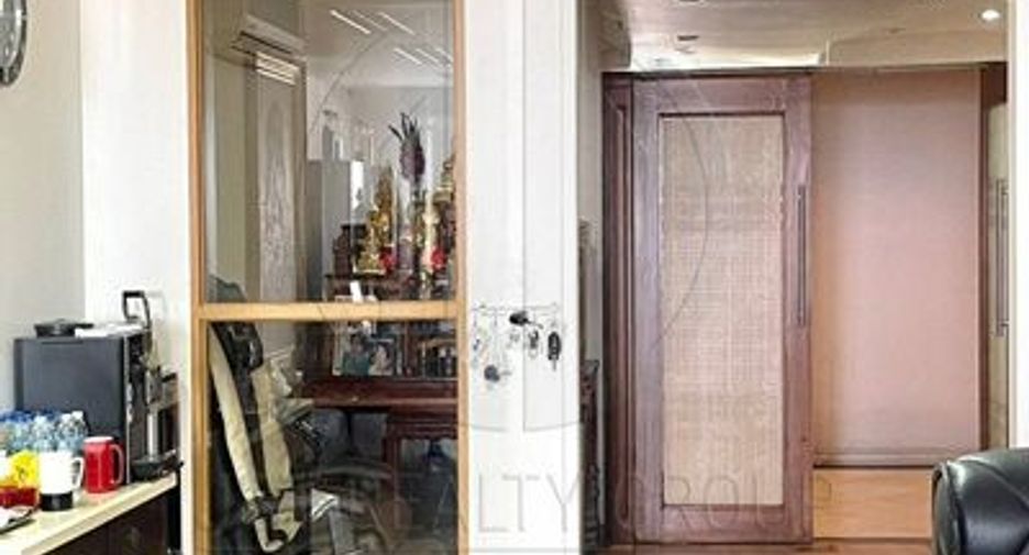 For sale 2 bedrooms condo in Bang Rak, Bangkok