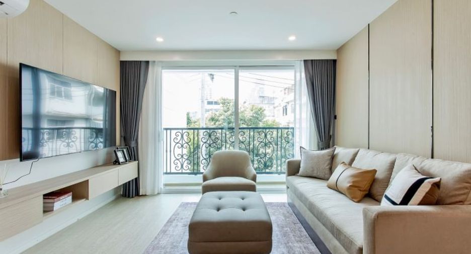 For rent 2 bedrooms condo in Watthana, Bangkok